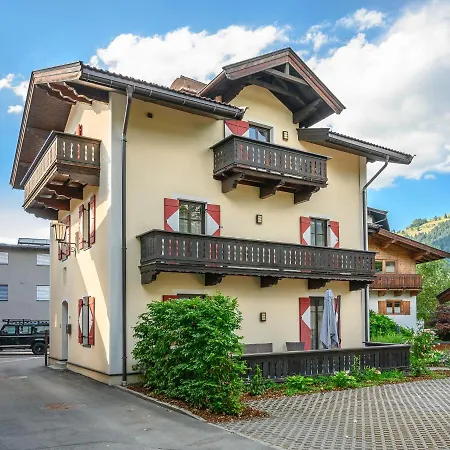 Stadtvilla Belle Kitz Im Zentrum Mit Sauna By Belle Nyaraló Kitzbühel