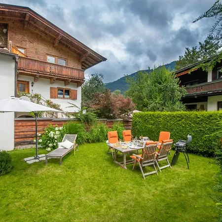 Stadtvilla Belle Kitz Im Zentrum Mit Sauna By Belle Nyaraló Kitzbühel