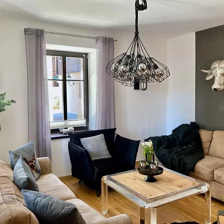 Stadtvilla Belle Kitz Im Zentrum Mit Sauna By Belle Nyaraló Kitzbühel